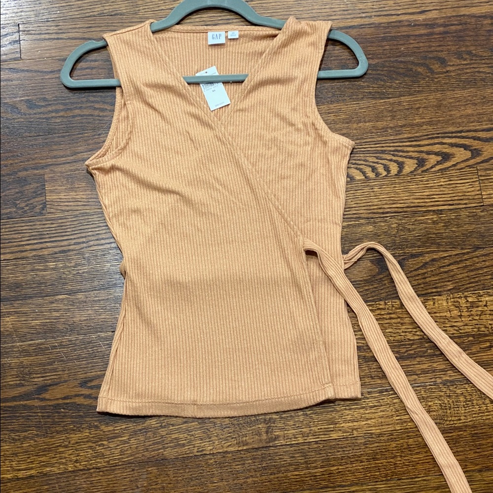 SOFTSPUN FITTED WRAP TOP - GAP - Picture 2 of 6
